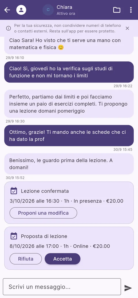 Chat tra studentessa e tutor, con una lezione confermata e una proposta di lezione